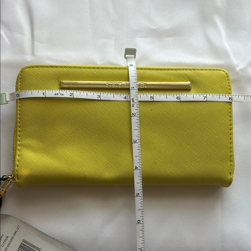 Steve Madden Bzippy Zip Around Wallet – NWT (Flawed)